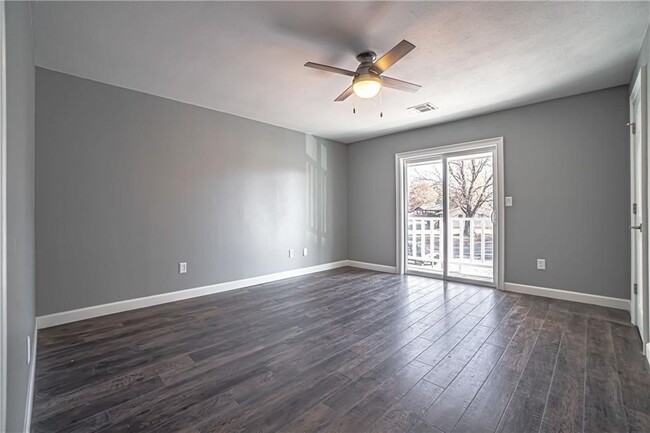 Foto del edificio - 1312 Royal Dr