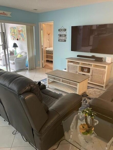 Building Photo - 6586 Southurst Terrace