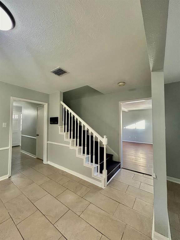 Building Photo - 15231 Falling Creek Dr