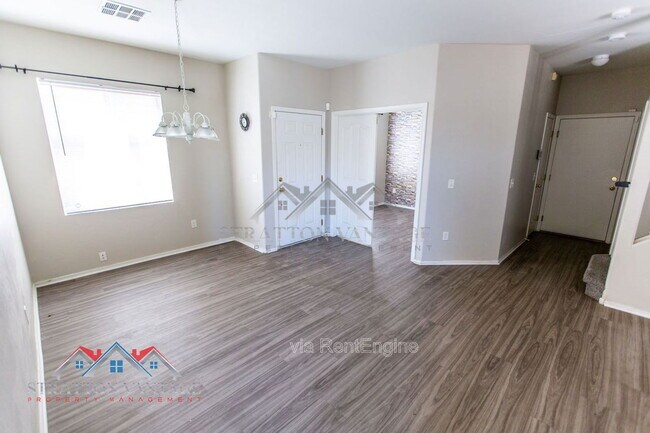 Foto del edificio - 2185 N Mosley Dr