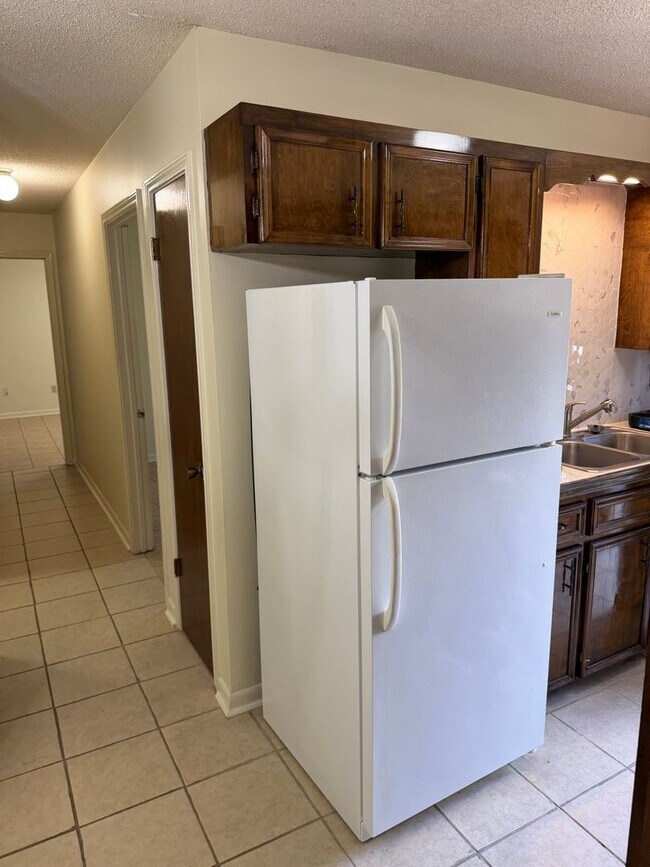 Building Photo - 3109-B Quail Court