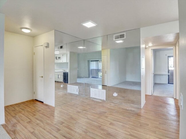 Building Photo - 291 E Mel Ave