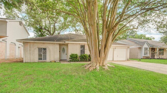 Building Photo - 11427 Newbrook Dr