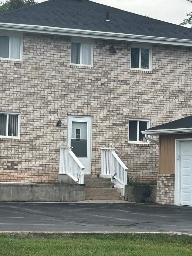 Foto del edificio - 1513 E Harding Dr