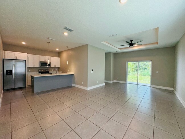 Building Photo - STUNNING, 3 Bedroom, 2 Bathroom Home in Ki...