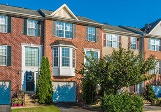 Building Photo - 1944 Fieldstone Way