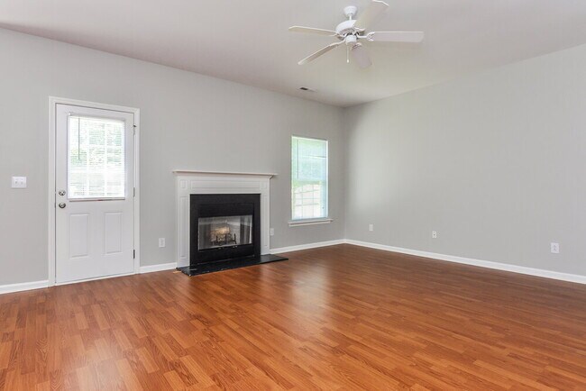 Foto del edificio - 804 Red Oak Tree Dr