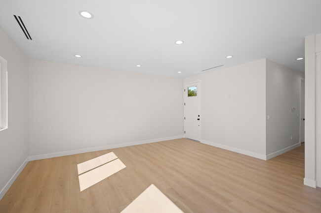 Foto del edificio - 1238 N Reese Pl