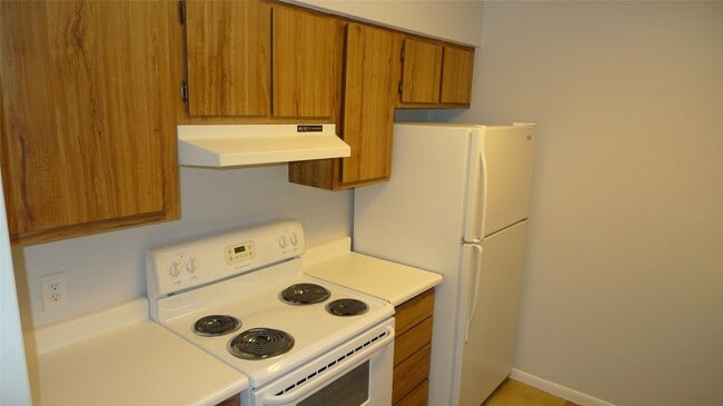 Building Photo - 16111 Aspenglen Dr