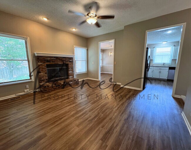 Foto del edificio - 1530 NE Stonewood Dr