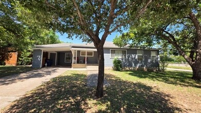 Building Photo - 1028 Ellingson Ln