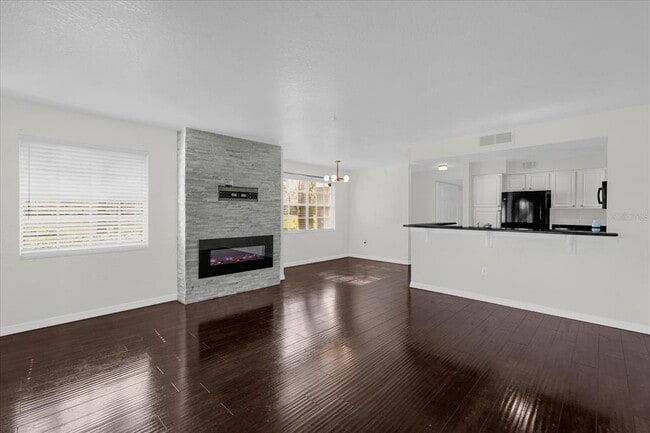 Building Photo - 13953 Fairway Island Dr