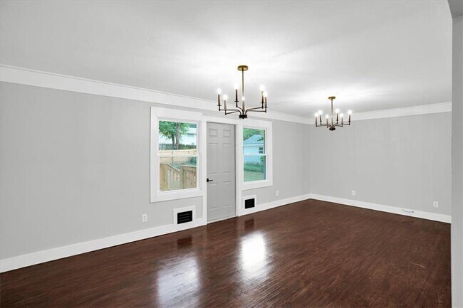 Building Photo - 2271 Cresta Dr