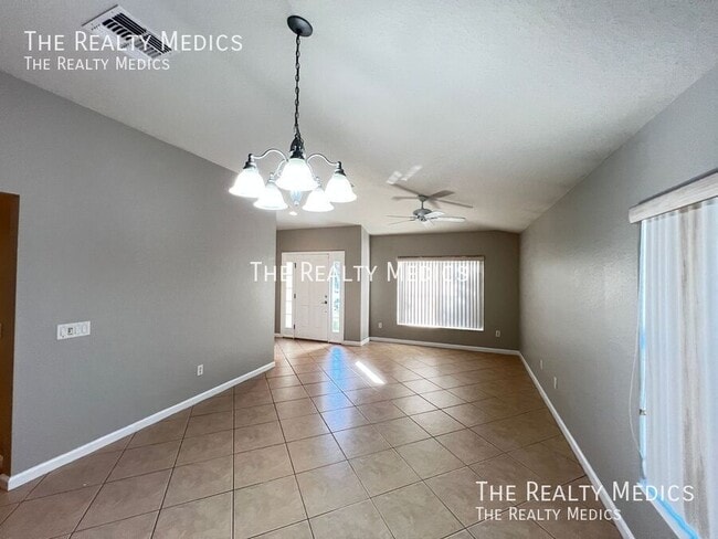 Building Photo - 4067 SW 46th Terrace