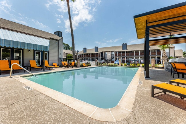 Building Photo - The Gibson