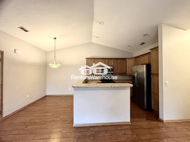 Foto del edificio - 2000 Meadow Ct