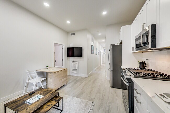 Building Photo - 1026 Capp St