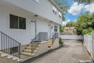 Building Photo - 27 Bouton St E