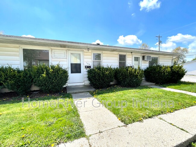 Foto del edificio - 118 Maple Ln