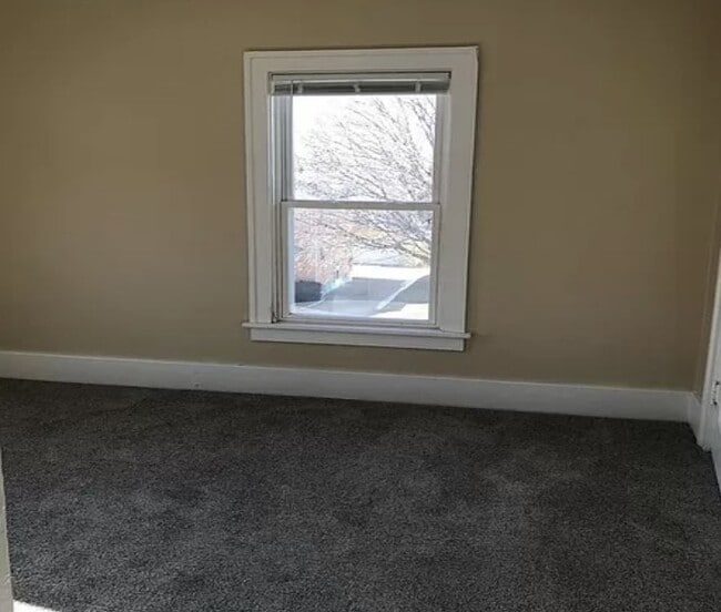 Building Photo - 312 N Trapp Ave