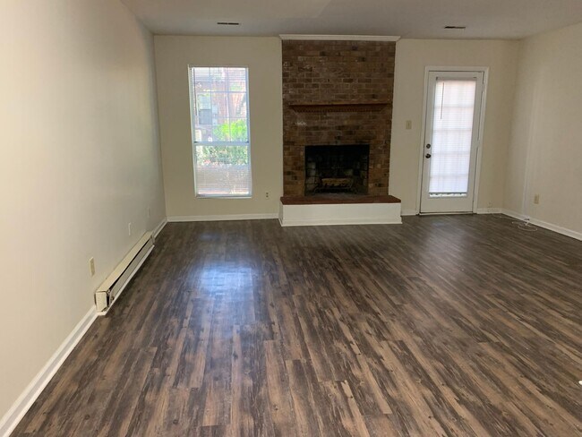 Foto del edificio - Spacious North Raleigh  Townhouse  *2 brm ...