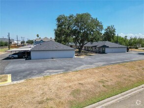 Building Photo - 1120 Valley View Dr