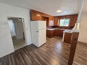 Building Photo - 400 Santa Fe Dr
