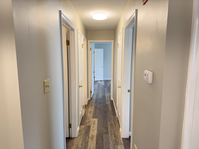 Building Photo - 4501 N Hedgerow Dr