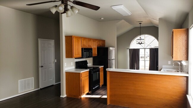 Building Photo - Great 4 Bedroom 2 Bath home and fenced yard!!!