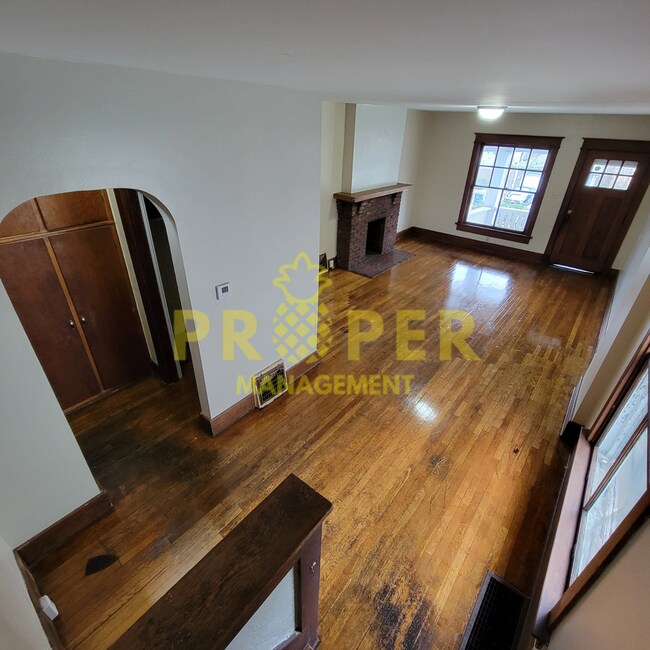 Foto del edificio - 1023-1025 Redfern Ave