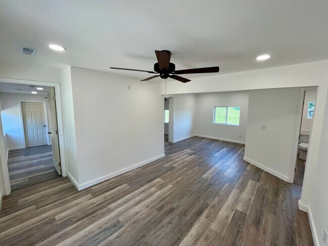 Building Photo - 82 Koppelmann Ln