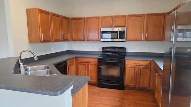 Foto del edificio - 1580 Kessler Ave