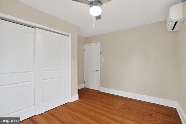 Building Photo - 257 S 21st St