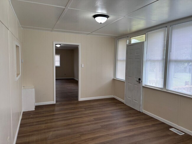 Foto del edificio - 212 Astran Dr