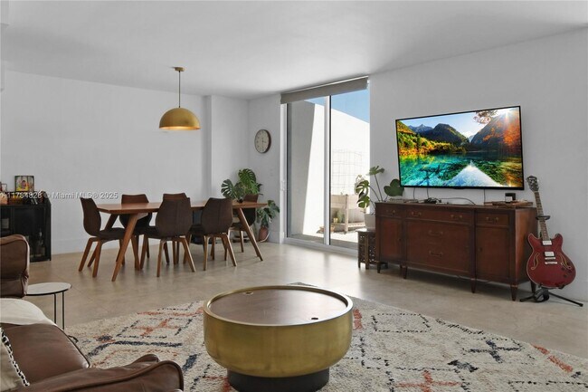 Foto del edificio - 1800 N Bayshore Dr