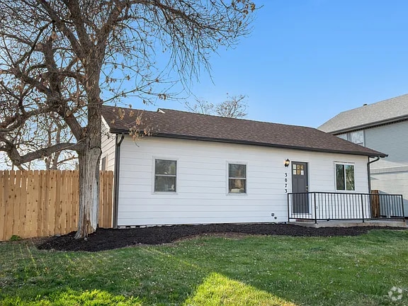 Building Photo - 3073 S Elati St