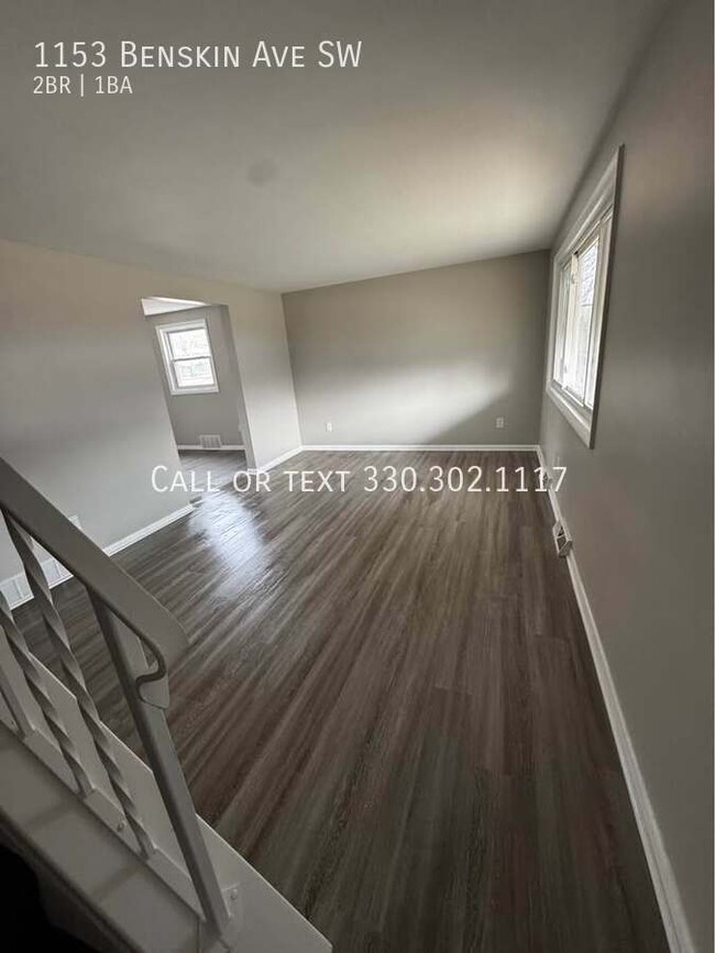 Building Photo - Completely updated 2 bedroom townhouse - C...