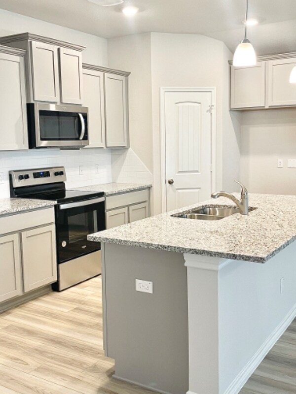 Building Photo - 10905 Hollister Ln