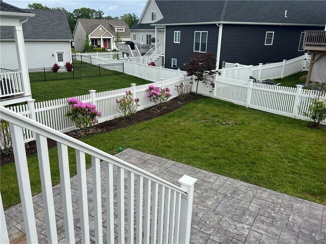 Foto del edificio - 54 Somerset Cir