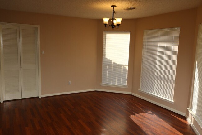 Building Photo - 12510 Sableleaf Dr