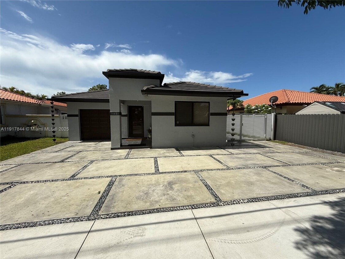 Foto principal - 14480 SW 112th St