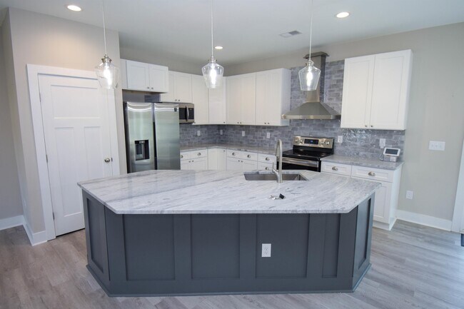 Photo - 729 Churchill Downs Dr House