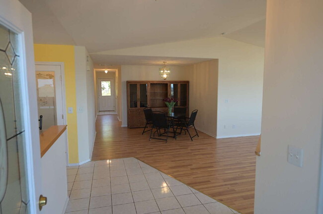 Building Photo - 3 bed 2 bath in Emerald Highlands, Sequim