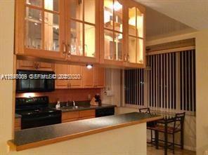 Foto del edificio - 250 180th Dr