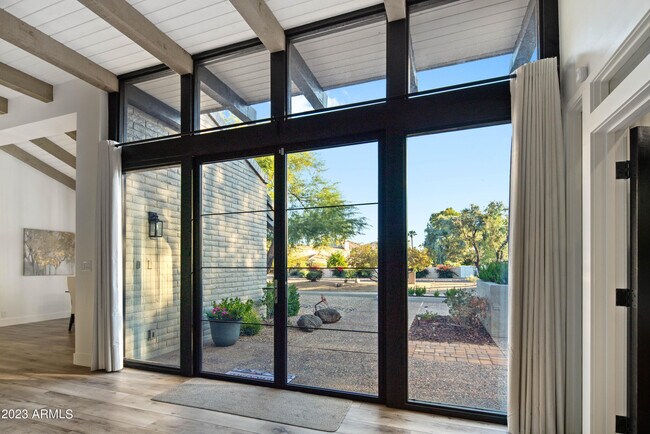 Foto del edificio - 5226 E Mountain View Rd