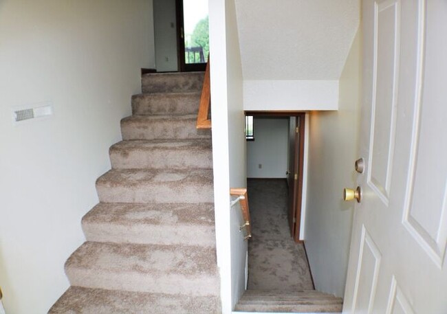 Building Photo - $1,375 | 3 Bedroom, 2.5 Bathroom Town Home...