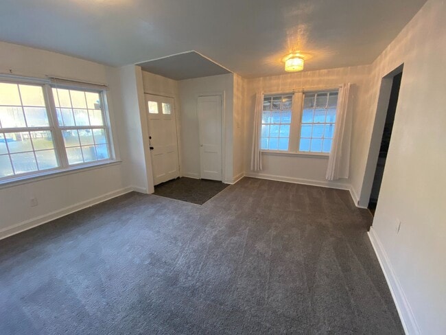 Foto del edificio - 2109 Thomas Ave