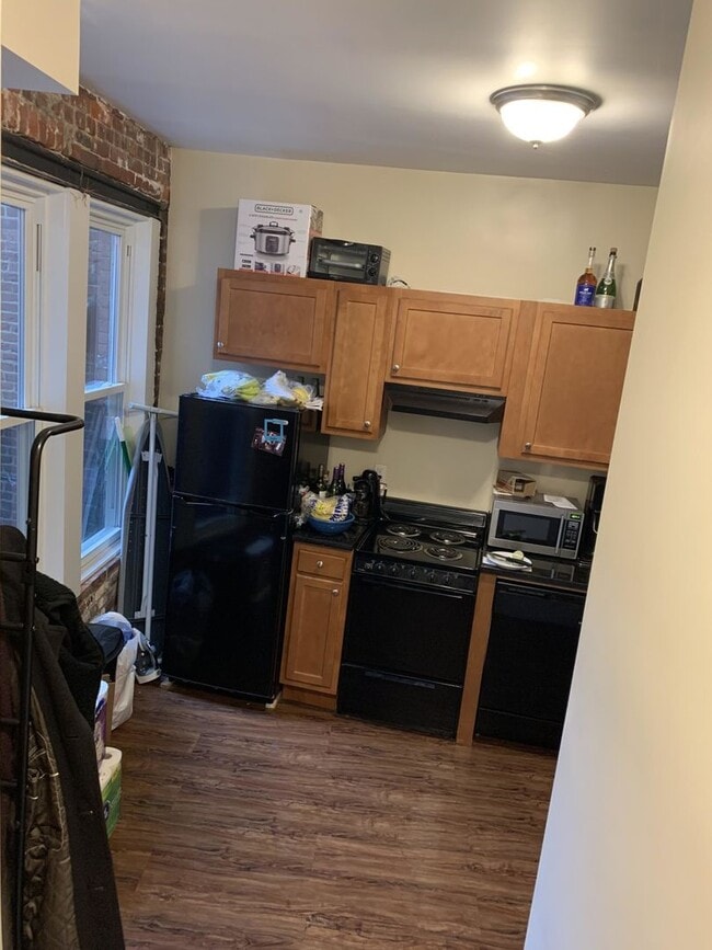 Building Photo - NORTH END 2 BED!!