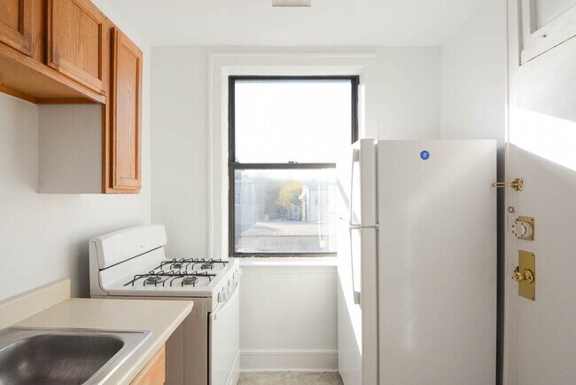 Foto del edificio - 2334 N Spaulding Ave