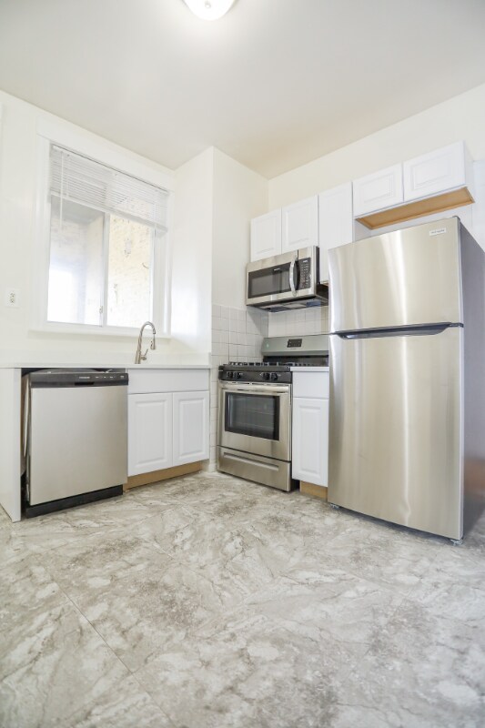 Foto principal - 1445 W Argyle St